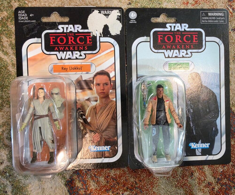 Force Awakens Rey Skywalker & Finn Star Killer Base Star Wars TVC New